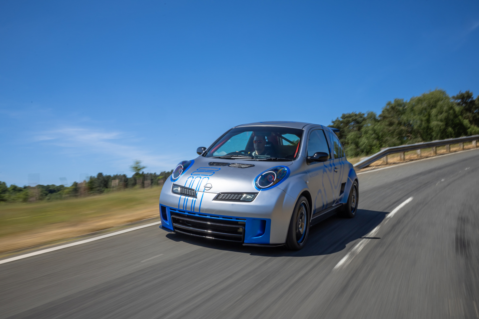 SMALL_Nissan_Micra_350SR_038